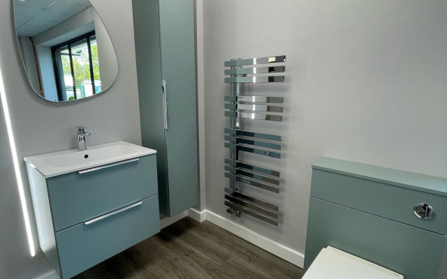Explore our modern bathroom display, showcasing sleek design and innovative features.